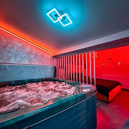 Luxor - Jacuzzi&Cozy Apartments 锡比乌 外观 照片