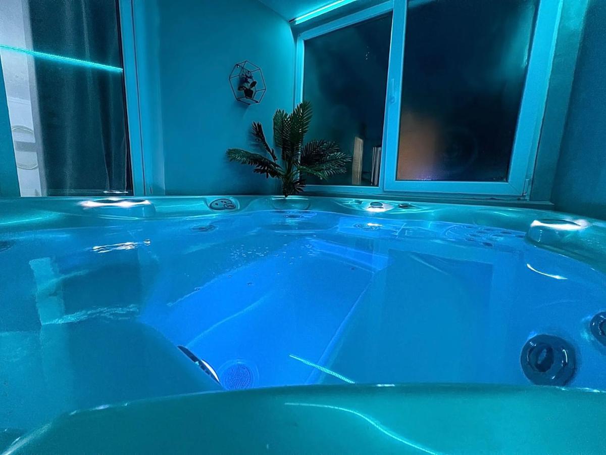 Luxor - Jacuzzi&Cozy Apartments 锡比乌 外观 照片