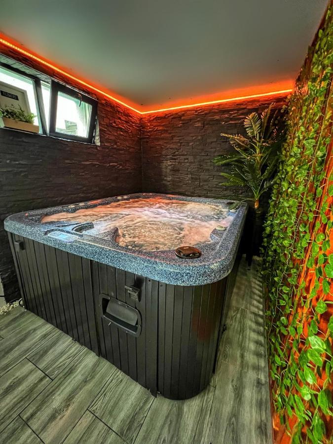 Luxor - Jacuzzi&Cozy Apartments 锡比乌 外观 照片