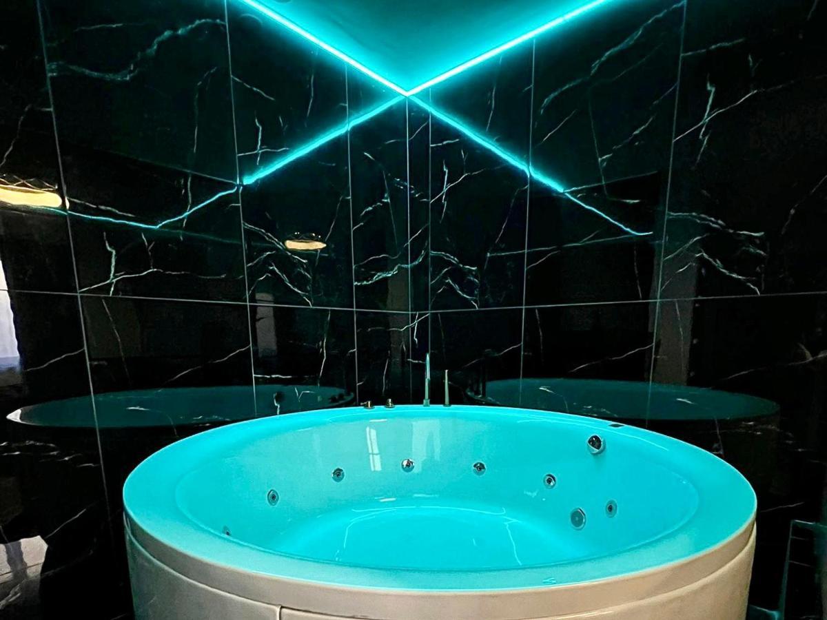 Luxor - Jacuzzi&Cozy Apartments 锡比乌 外观 照片