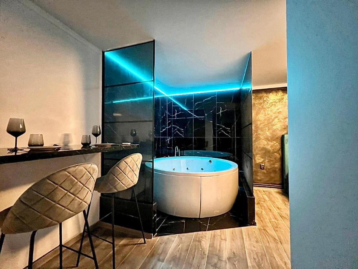 Luxor - Jacuzzi&Cozy Apartments 锡比乌 外观 照片