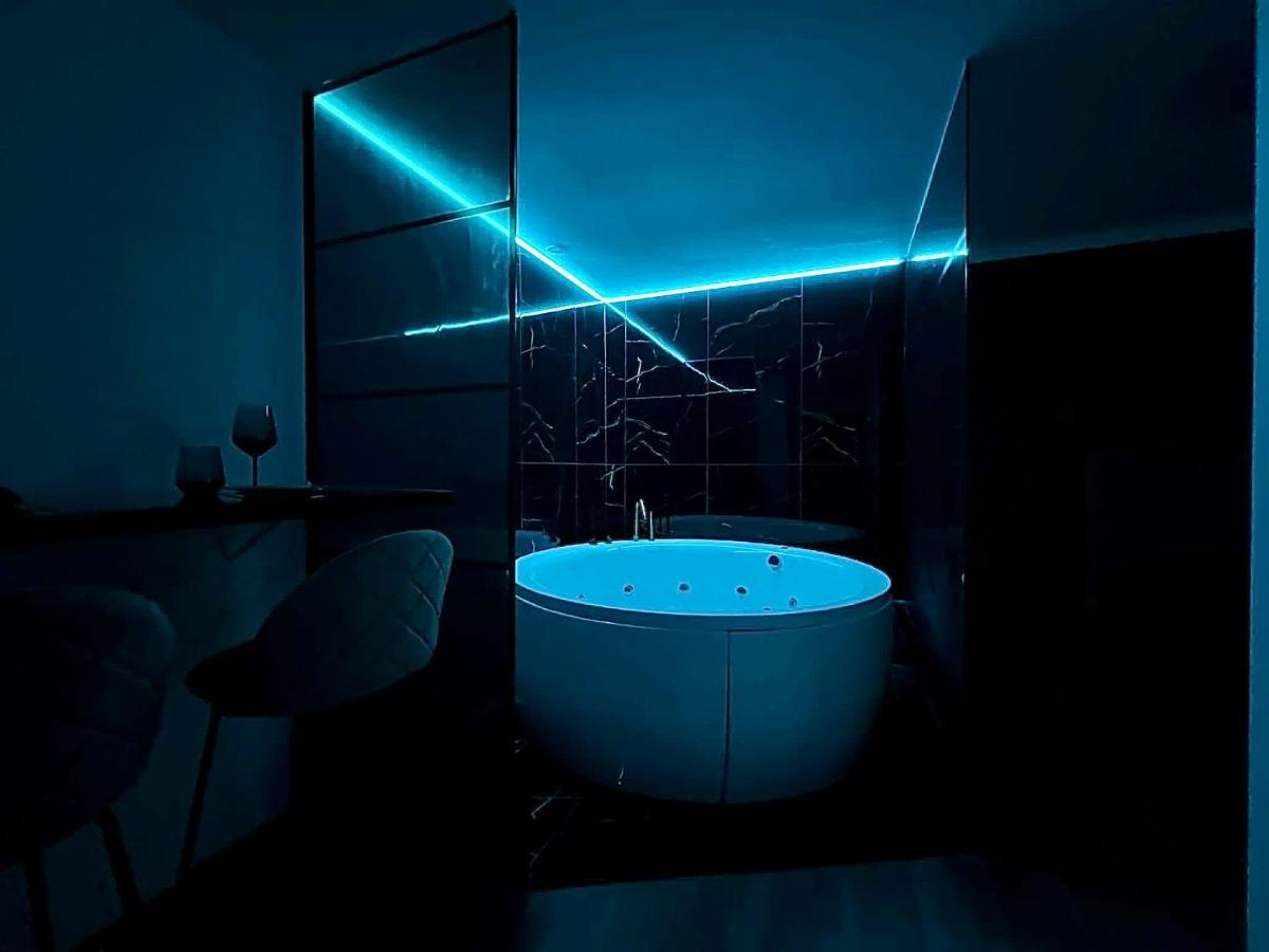 Luxor - Jacuzzi&Cozy Apartments 锡比乌 外观 照片
