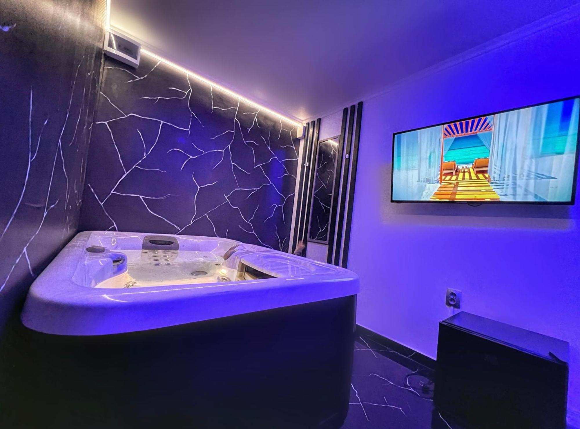 Luxor - Jacuzzi&Cozy Apartments 锡比乌 外观 照片