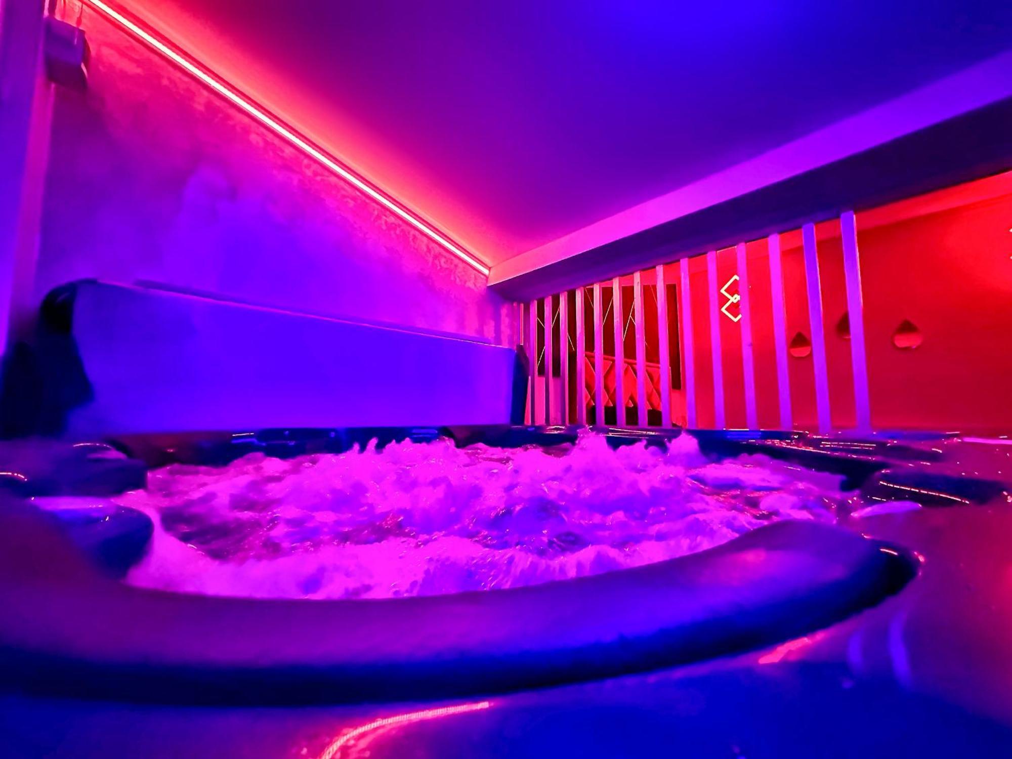 Luxor - Jacuzzi&Cozy Apartments 锡比乌 外观 照片