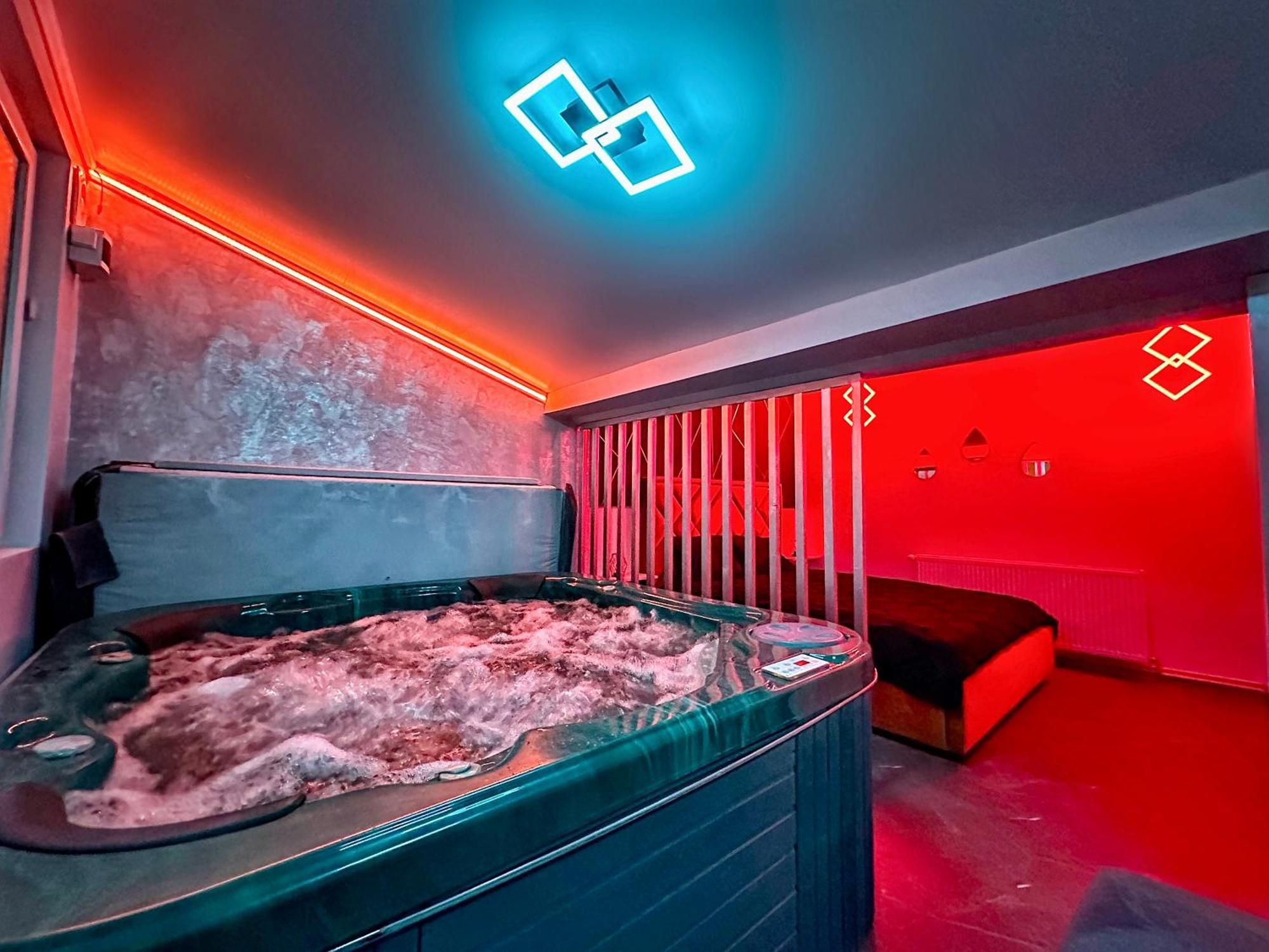 Luxor - Jacuzzi&Cozy Apartments 锡比乌 外观 照片