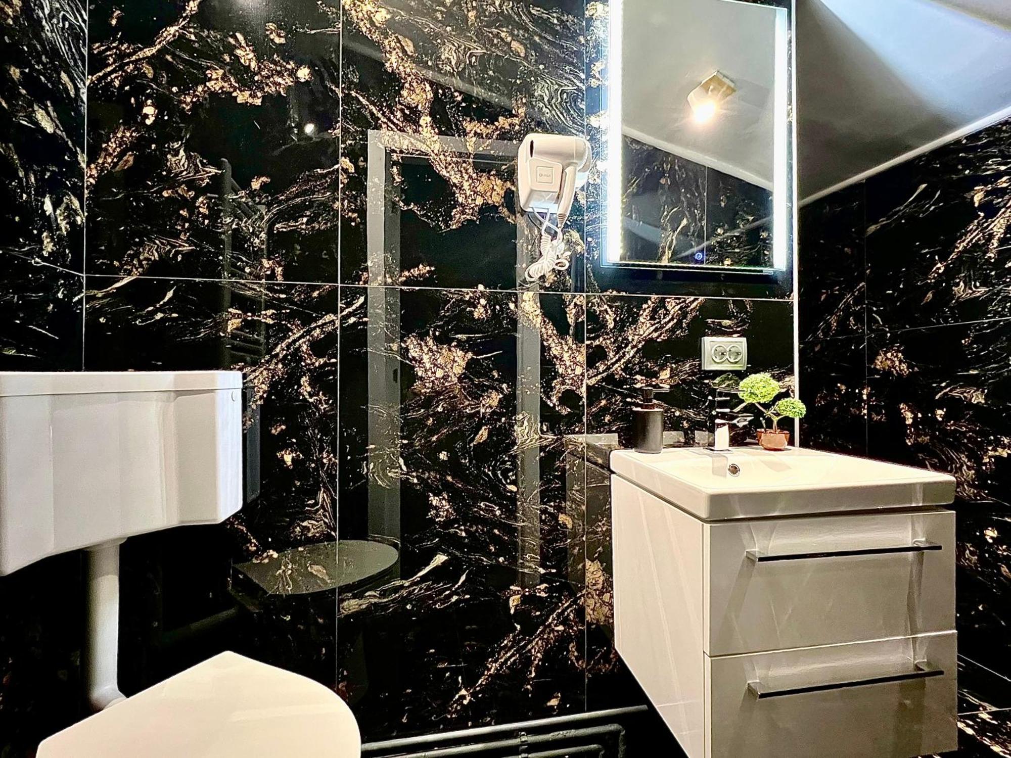Luxor - Jacuzzi&Cozy Apartments 锡比乌 外观 照片